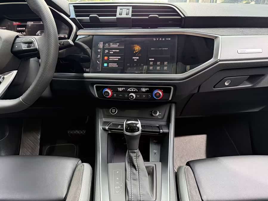 Audi Q3 Sportback 2023 — фото 11