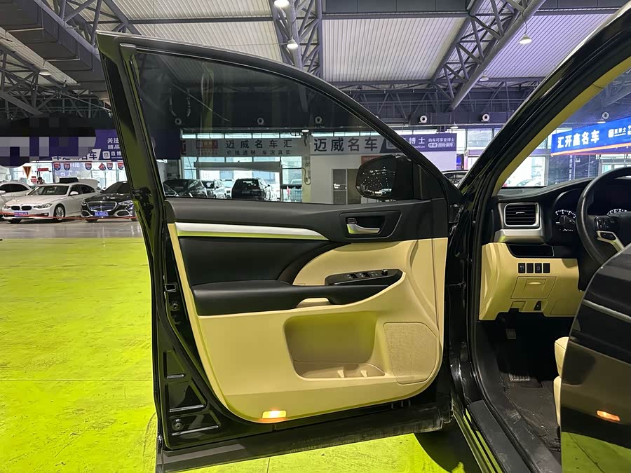 Toyota Highlander 2021