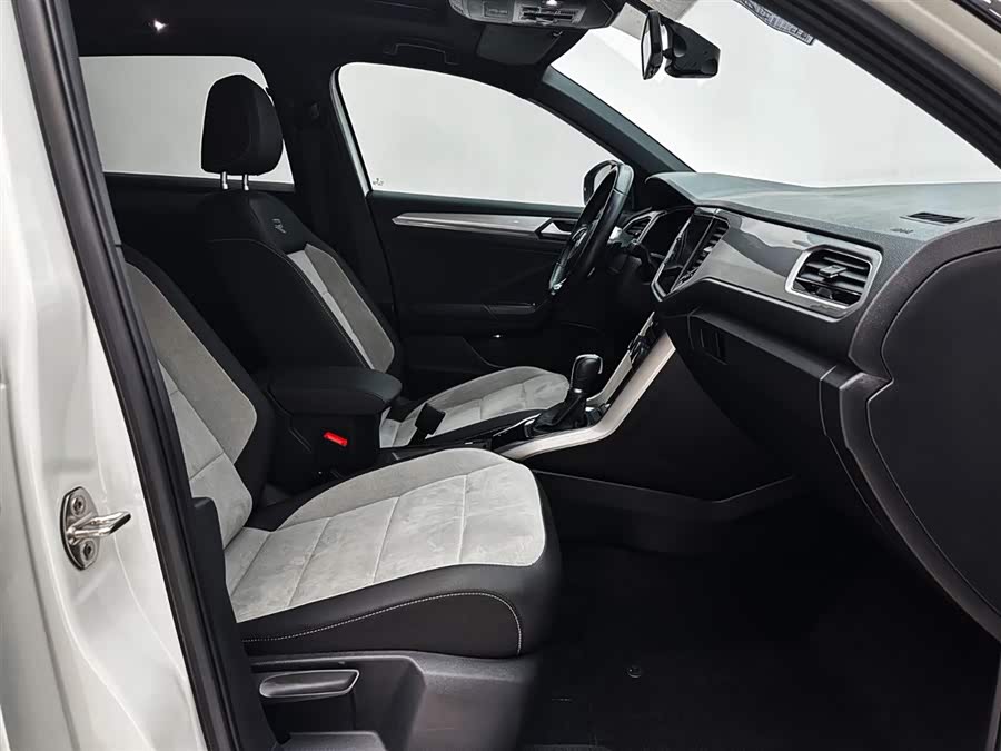 Volkswagen T-Roc 2022 — фото 17