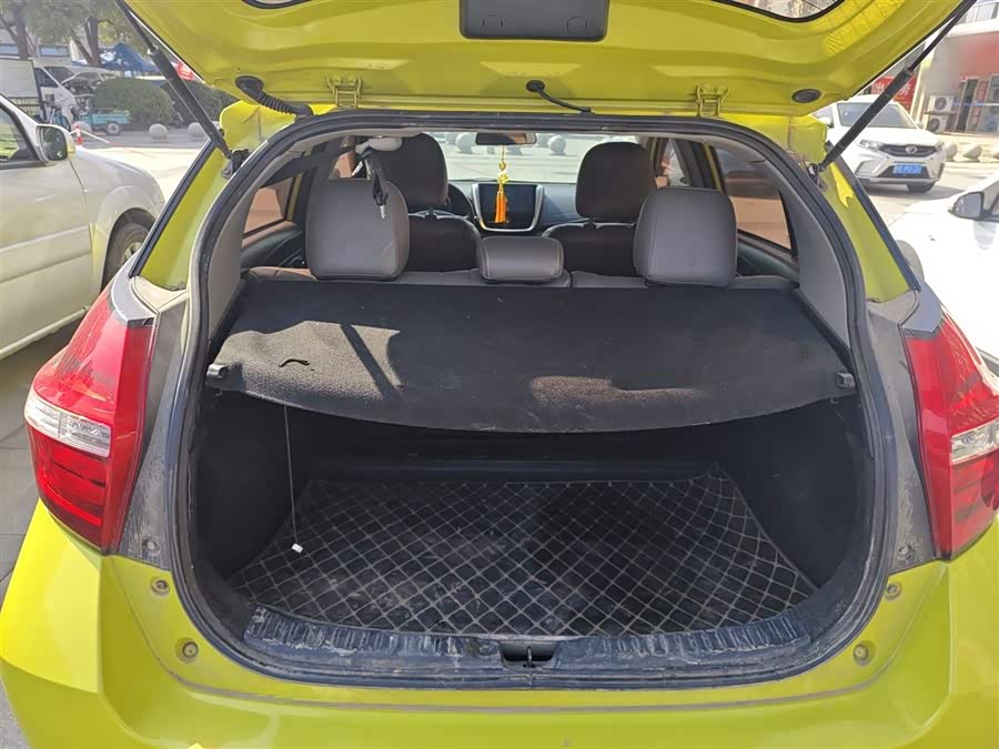 Toyota Yaris L 2016 — фото 15