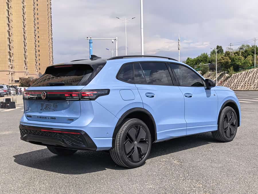 Volkswagen Tiguan L 2024