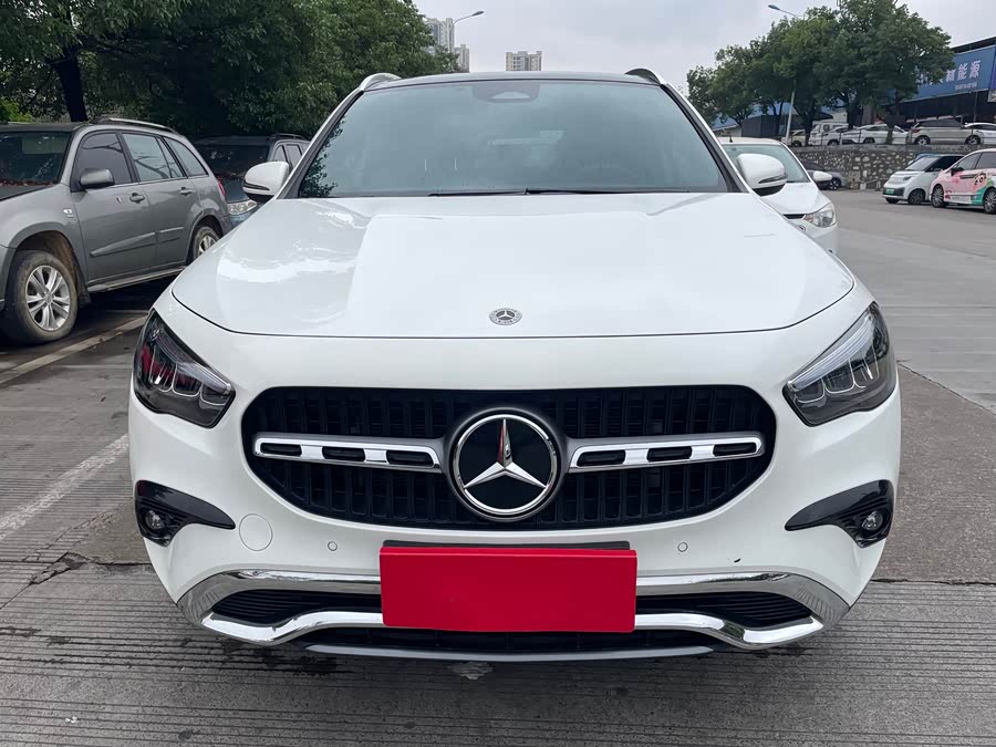 Mercedes-Benz GLA 2024
