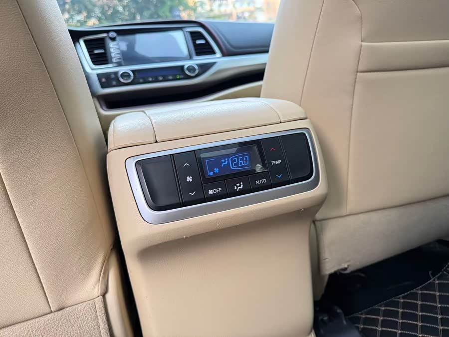 Toyota Highlander 2017 — фото 12