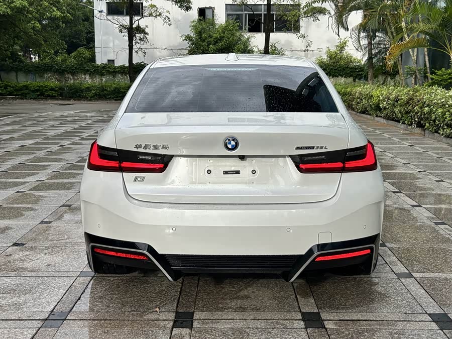 BMW i3 2024
