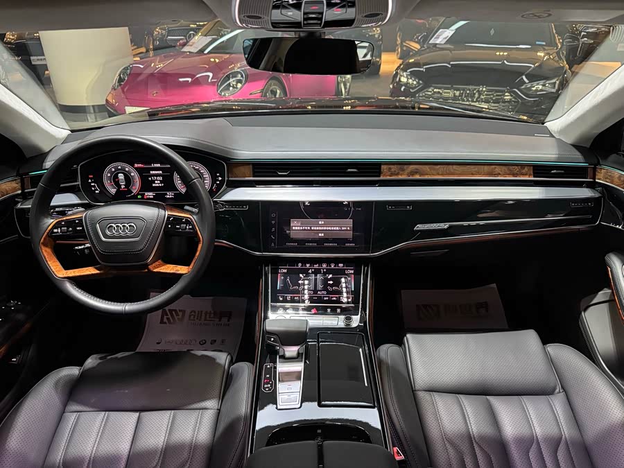 Audi A8 2019 — фото 11