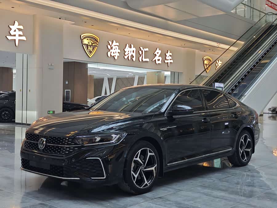 Volkswagen Passat 2024
