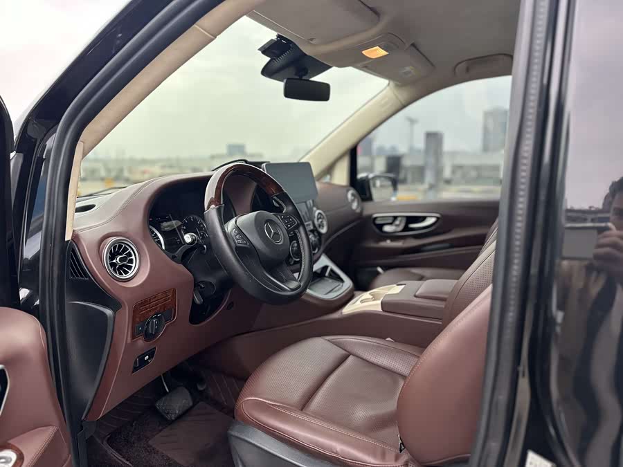 Mercedes-Benz V-Class 2018 — фото 13