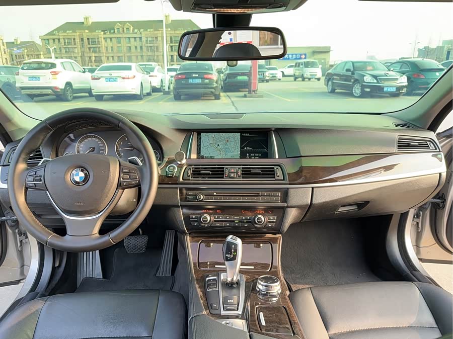 BMW 5 Series 2014 — фото 9