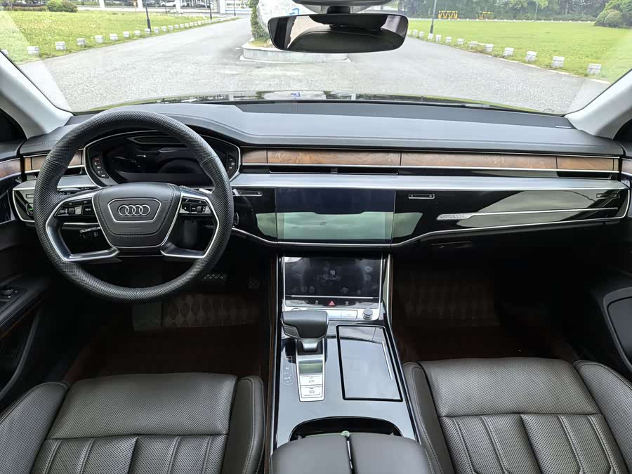 Audi A8 2019 — фото 12