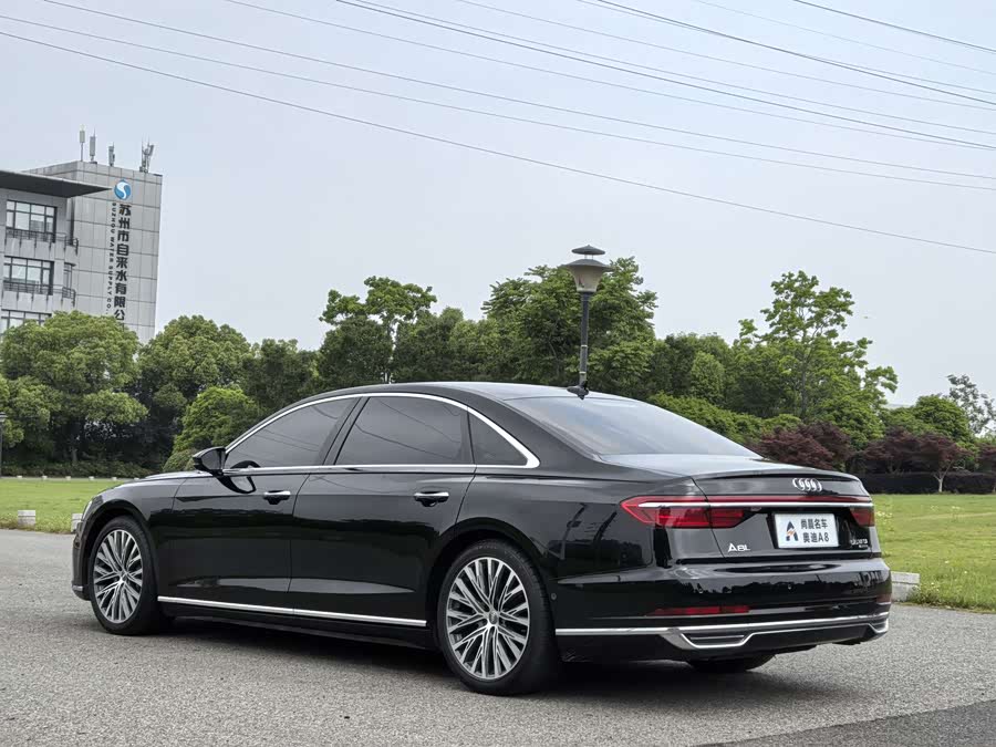 Audi A8 2019 — фото 18