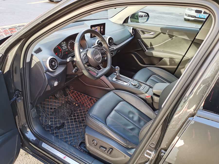 Audi Q2L 2023