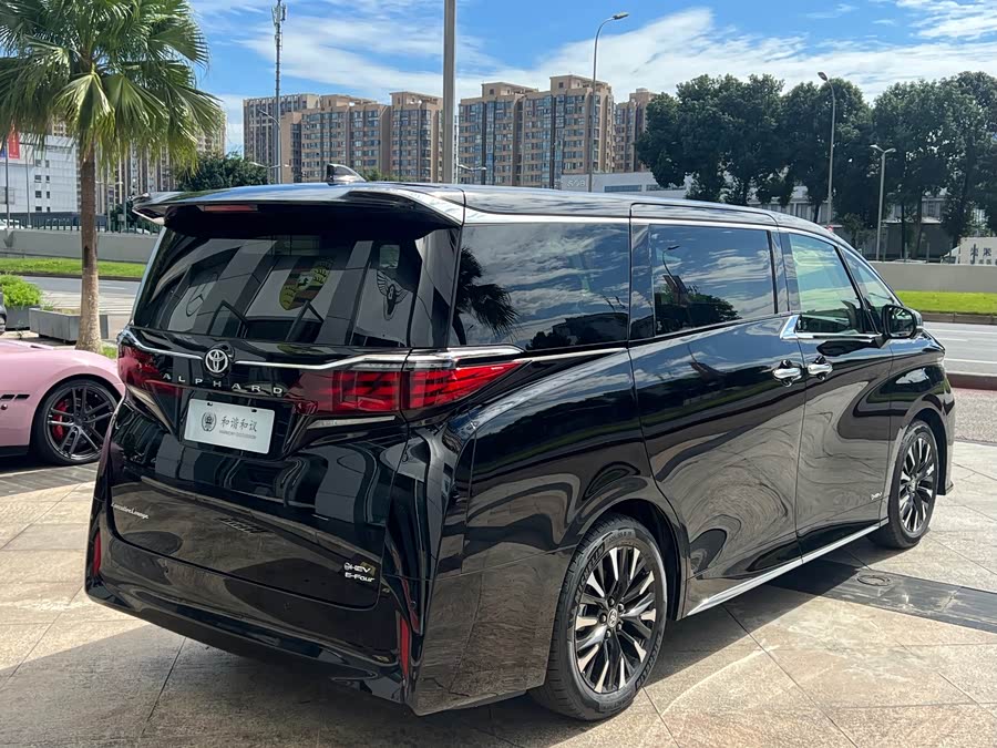 Toyota Alphard 2024 — фото 24