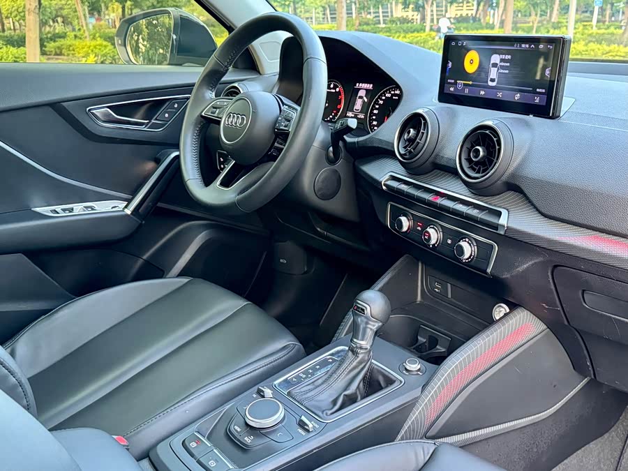 Audi Q2L 2018