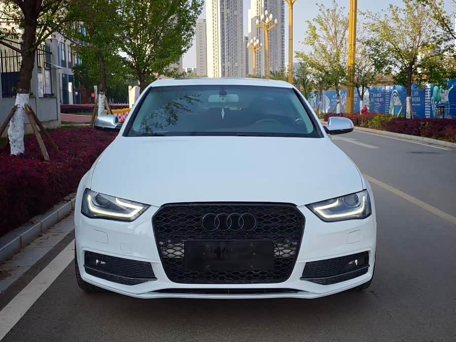 Audi A4L 2015