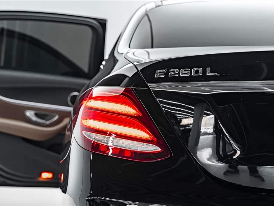 Mercedes-Benz E-Class 2020 — фото 37