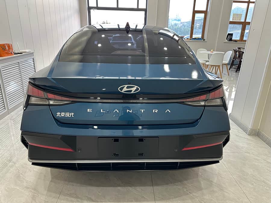 Hyundai Elantra 2022
