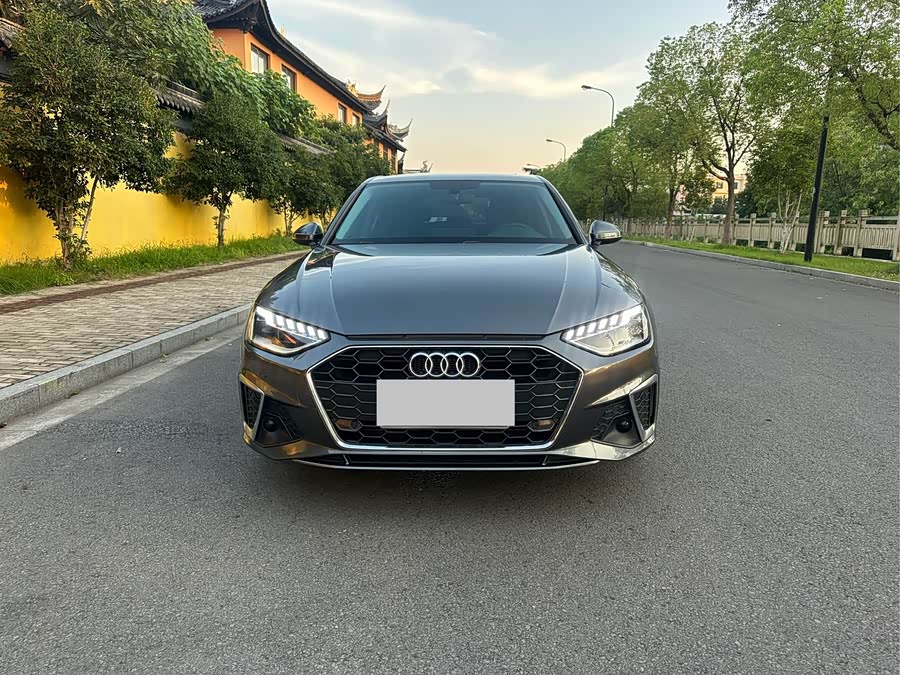 Audi A4L 2020