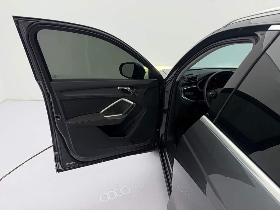 Audi Q3 2022 — фото 23