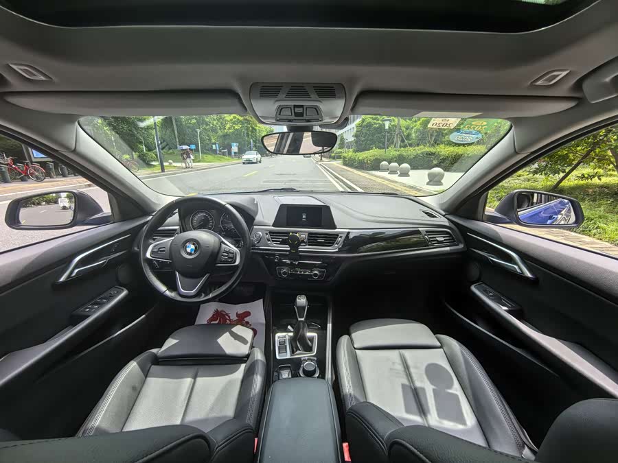 BMW 1 Series 2018 — фото 14