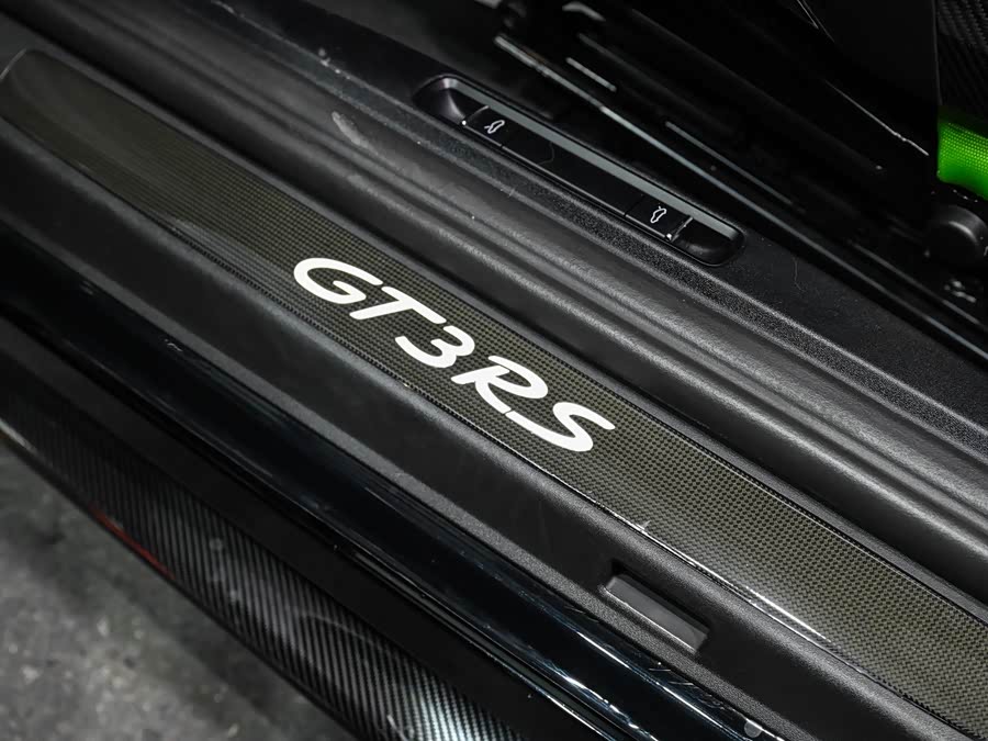 Porsche 911 2018 — фото 18