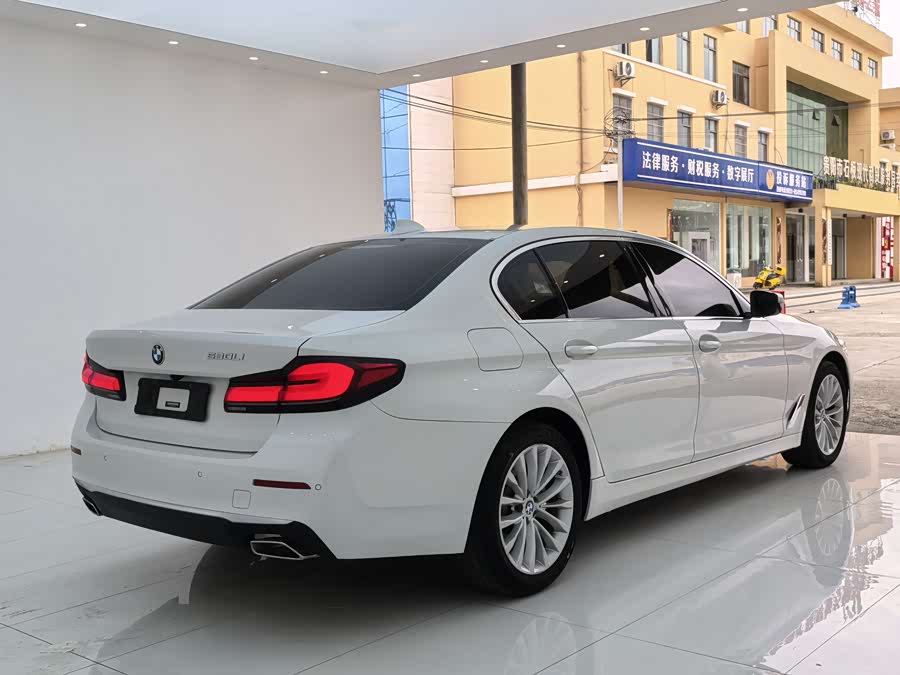 BMW 5 Series 2021 — фото 17