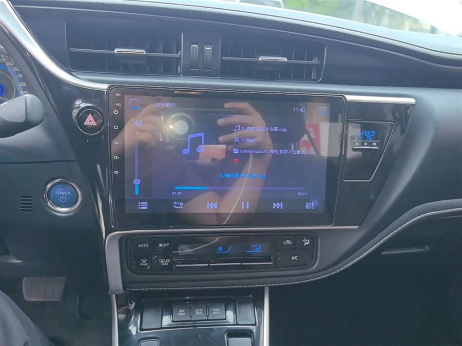 Toyota Corolla 2018 — фото 13