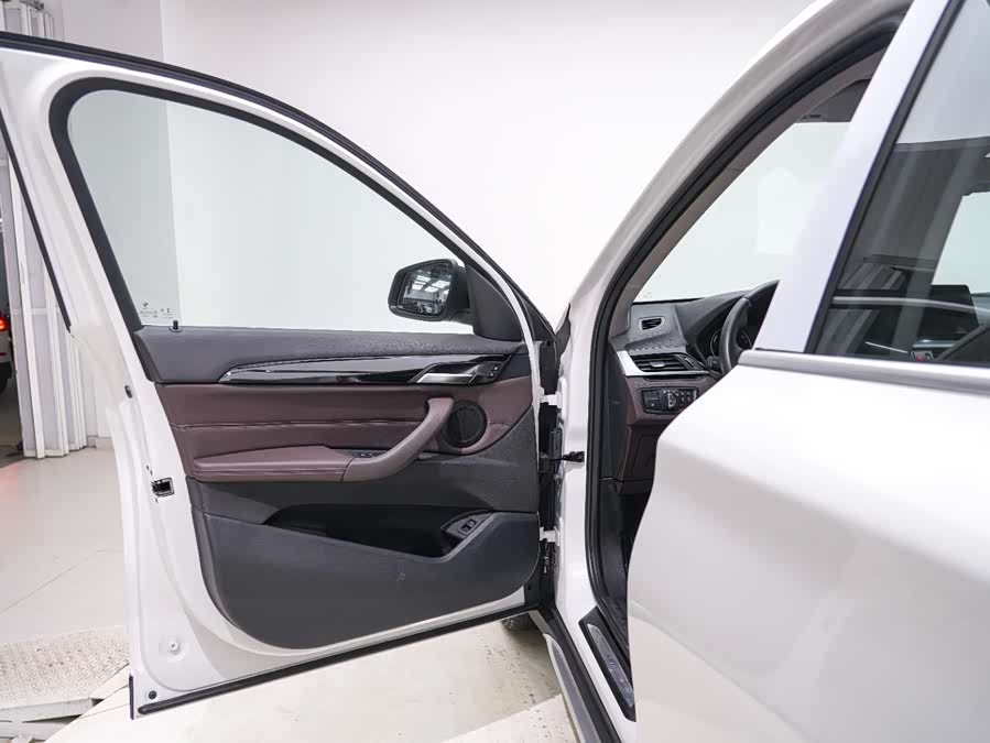 BMW X1 2020 — фото 11