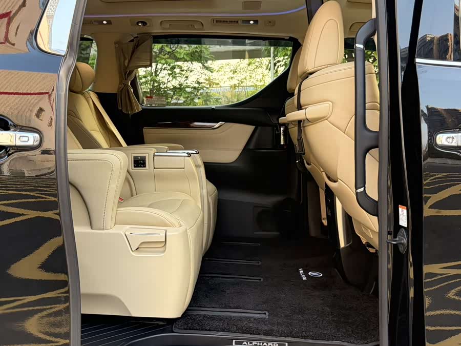 Toyota Alphard 2018 — фото 22