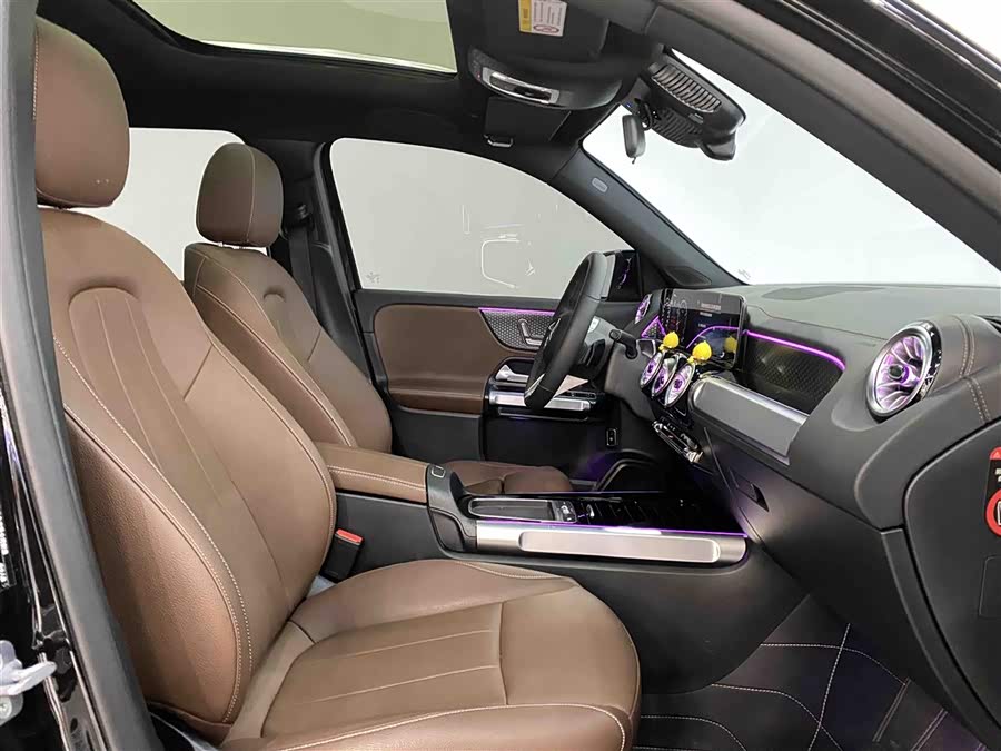 Mercedes-Benz GLB 2024 — фото 15