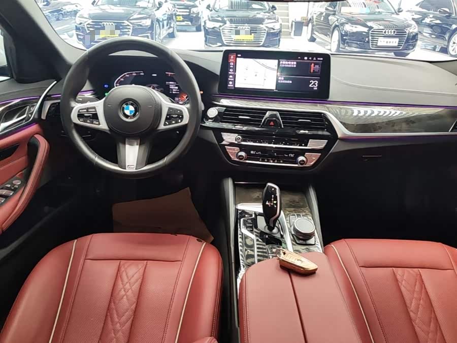 BMW 5 Series 2022 — фото 10