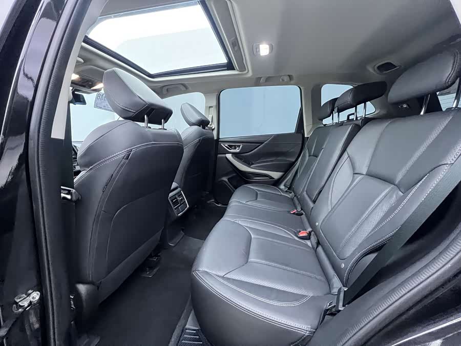 Subaru Forester 2022 — фото 14
