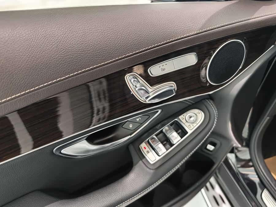 Mercedes-Benz GLC 2018 — фото 14