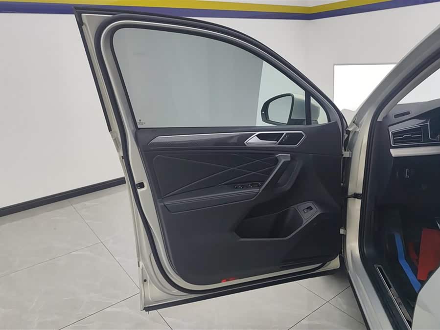 Volkswagen Tiguan L 2022