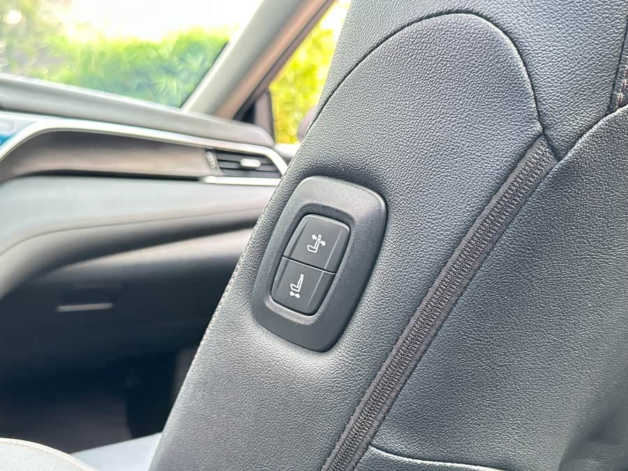 Toyota Camry 2021 — фото 10