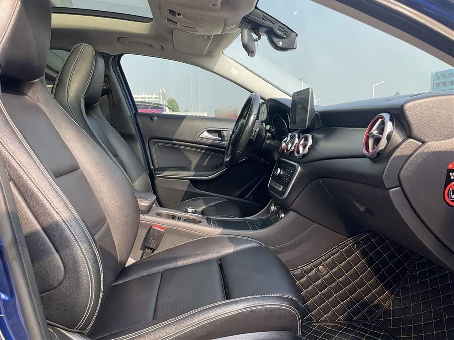 Mercedes-Benz GLA 2018 — фото 15