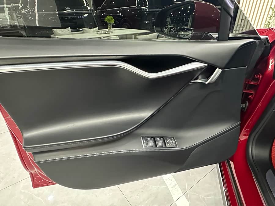 Tesla Model S 2015 — фото 11