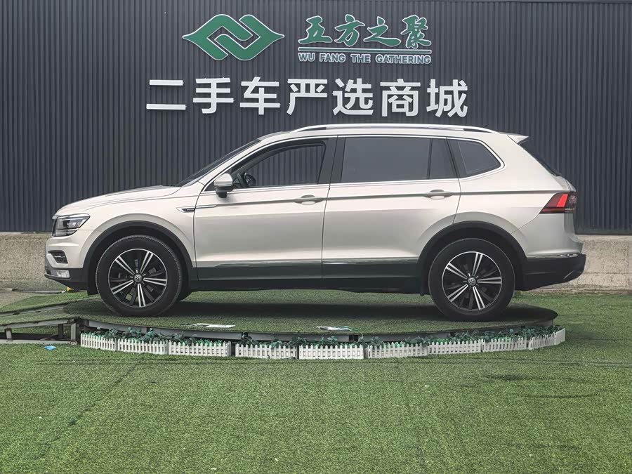 Volkswagen Tiguan L 2017 — фото 20
