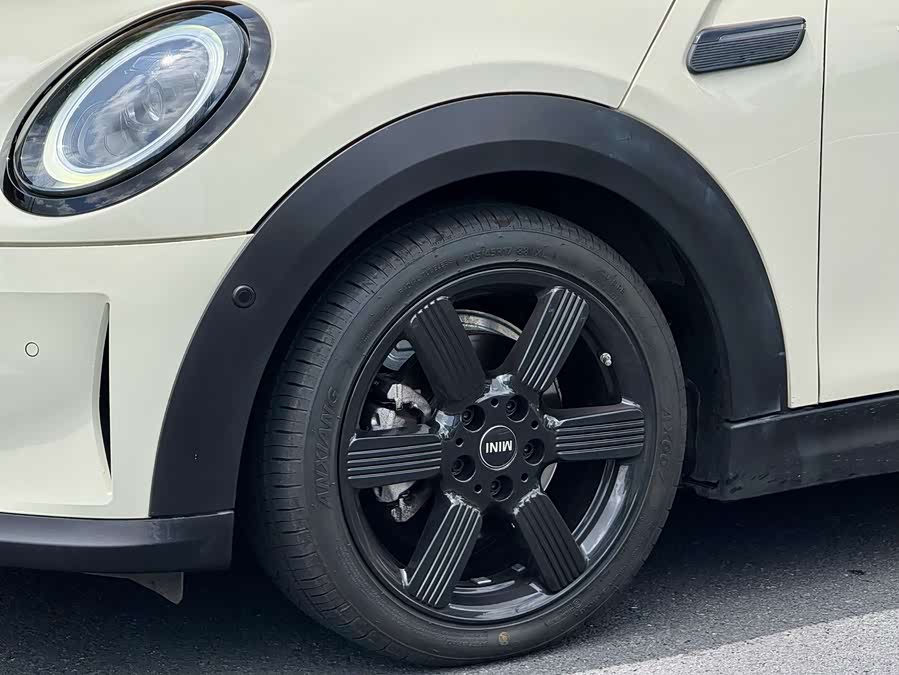 MINI MINI 2023