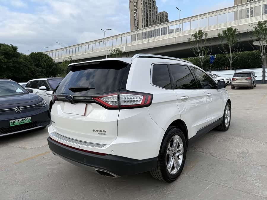 Ford Edge 2016 — фото 11