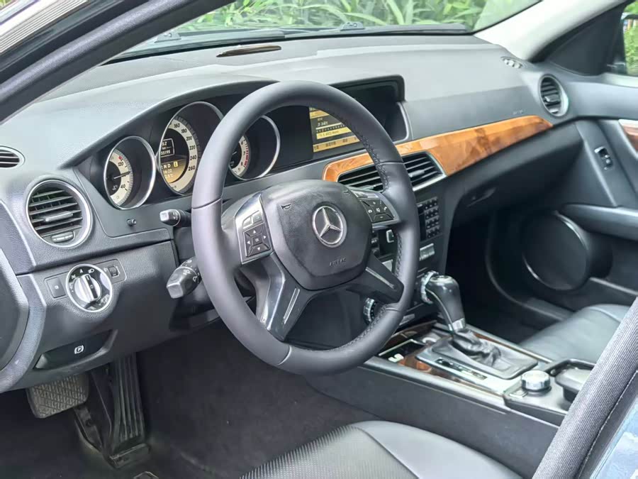 Mercedes-Benz C-Class 2011