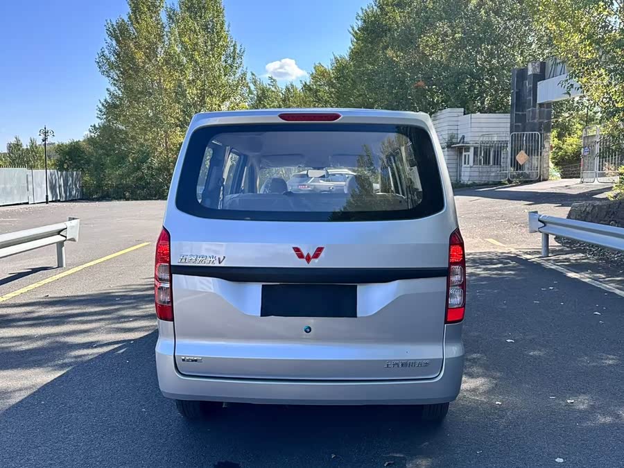 Wuling Hongguang V 2022