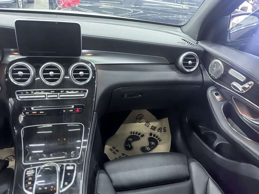 Mercedes-Benz GLC 2017 — фото 14