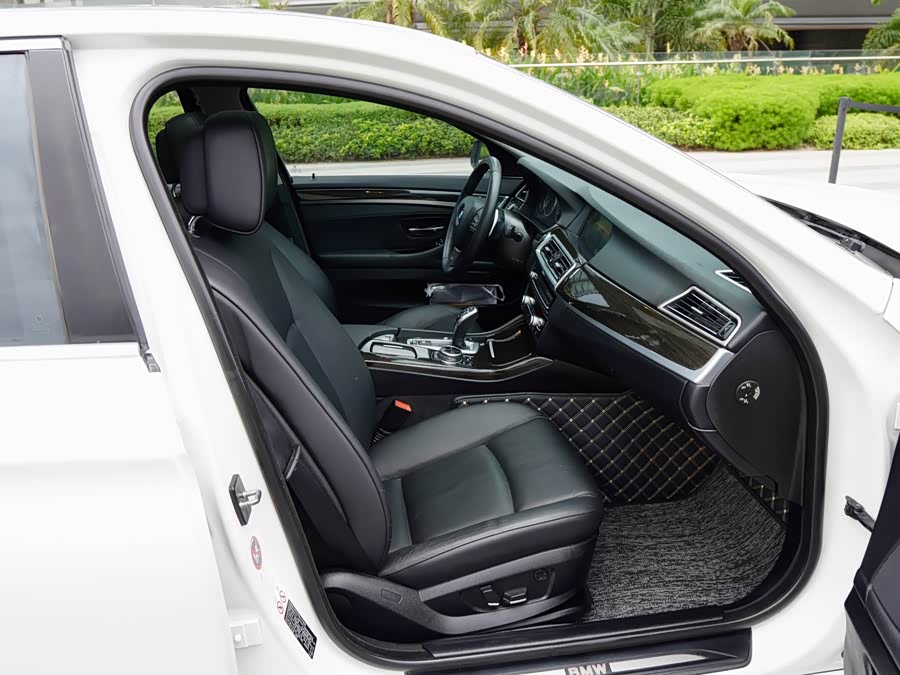 BMW 5 Series 2013 — фото 15