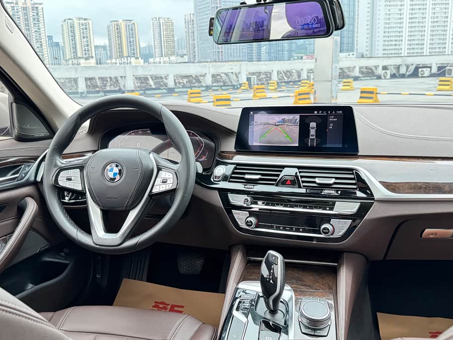BMW 5 Series 2020 — фото 10