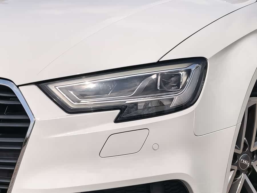 Audi A3 2019 — фото 9
