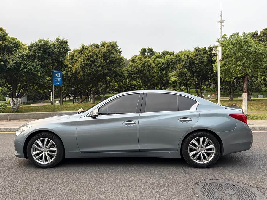 Infiniti Q50 2014