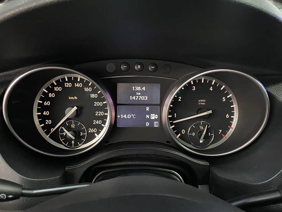 Mercedes-Benz R-Class 2017 — фото 21