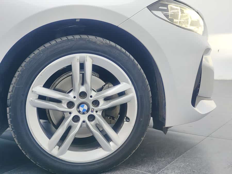 BMW 1 Series 2019 — фото 15