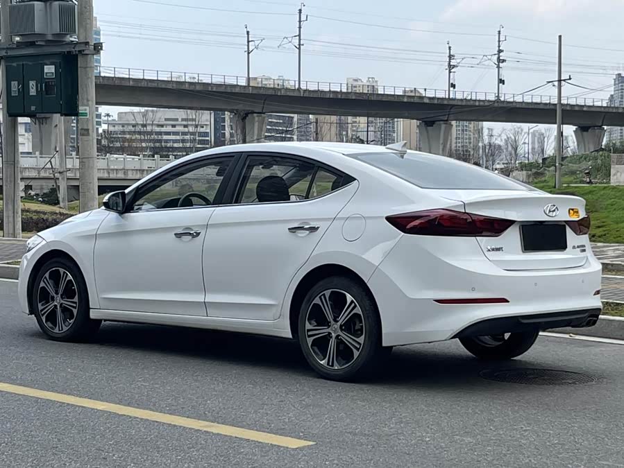 Hyundai Celesta 2018