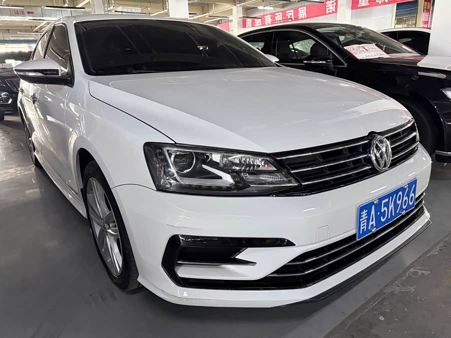 Volkswagen Sagitar 2018
